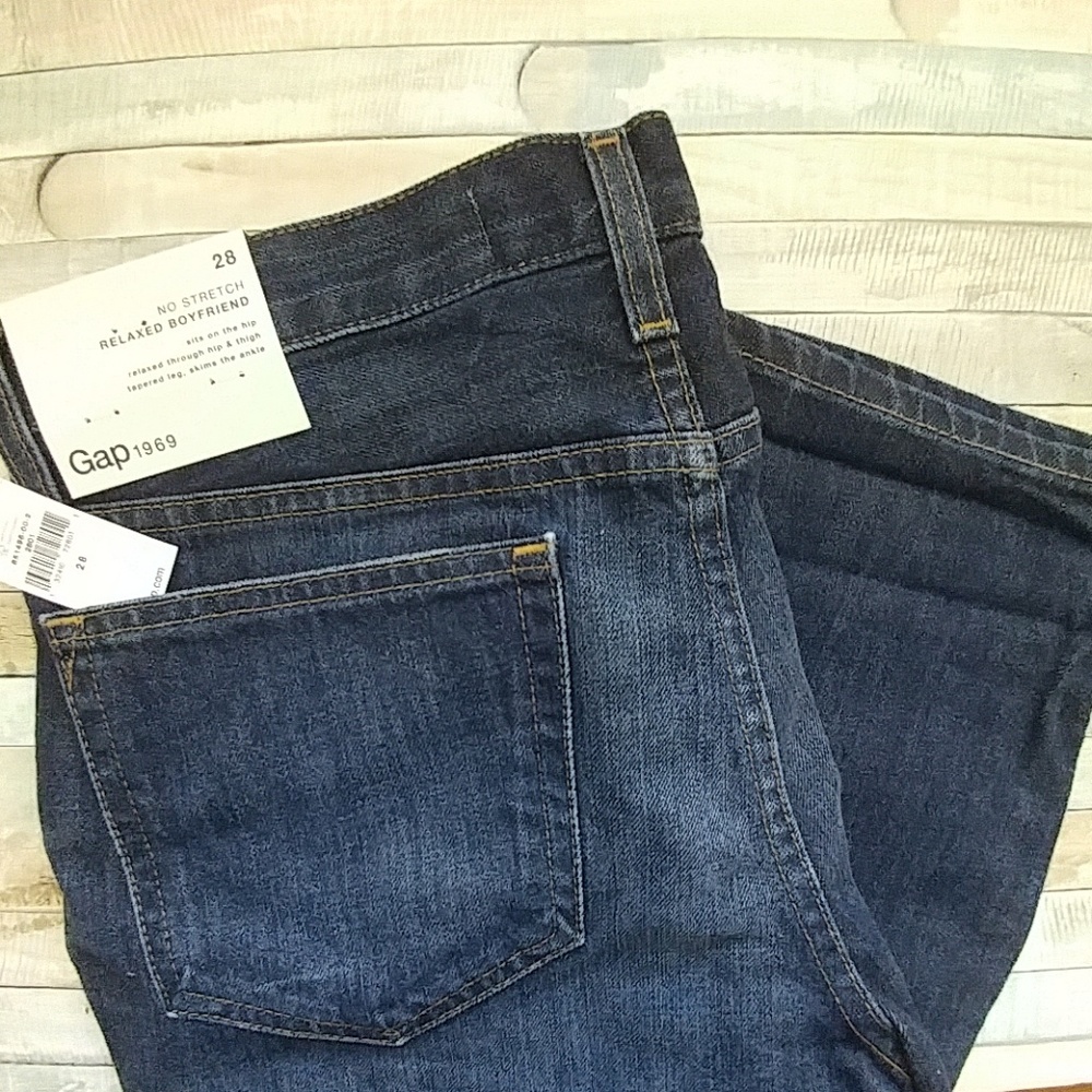 NWT Gap 1969 women's relaxed boyfriend jeans
